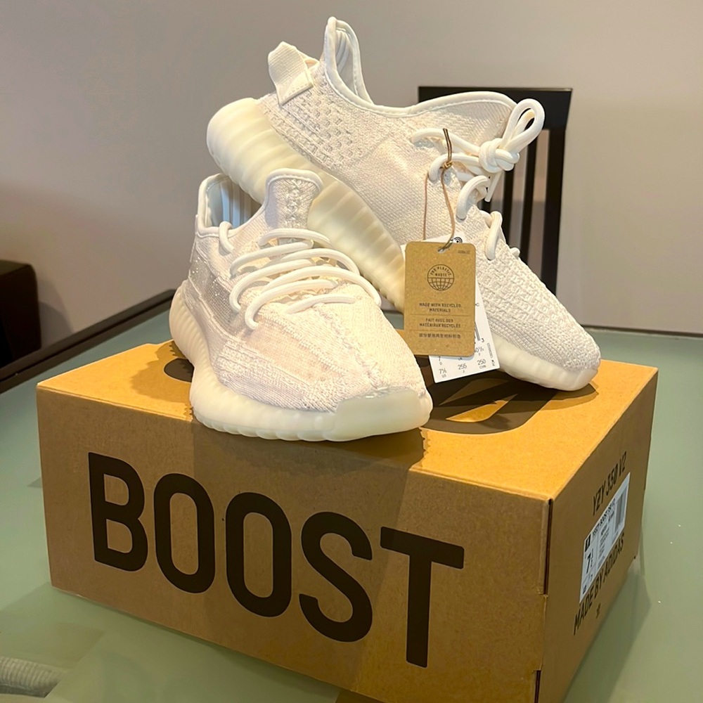 Yeezy Boost 350 V2